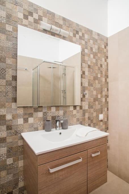 Splendid Full 5Bdr/3Bath/2Kitchens Mansion In Ath Apartment Athens Exterior photo